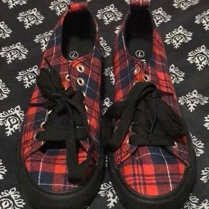 HOT TOPIC Plaid Sneakers